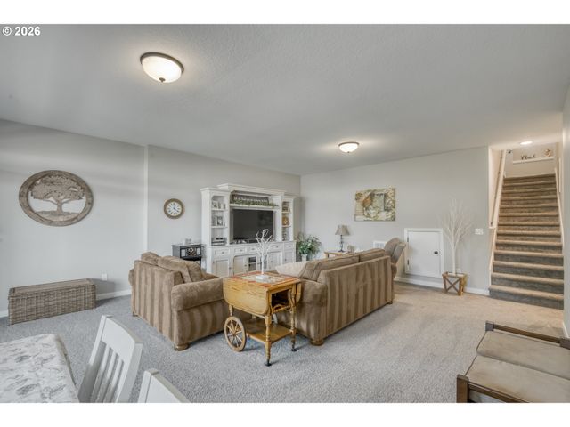 227 E TAYLOR Dr, Newberg, OR 97132