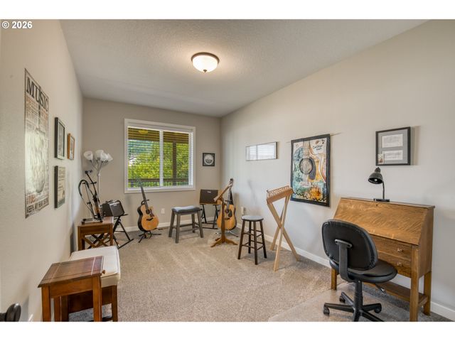 227 E TAYLOR Dr, Newberg, OR 97132