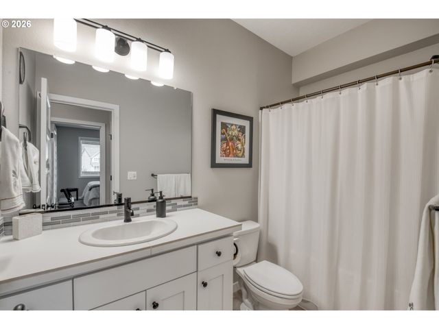 227 E TAYLOR Dr, Newberg, OR 97132