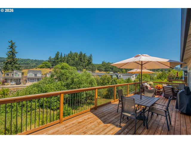 227 E TAYLOR Dr, Newberg, OR 97132