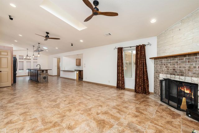 13 Belleza Way, Hot Springs Village, AR 71909