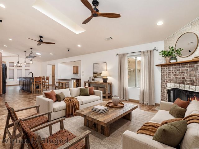 13 Belleza Way, Hot Springs Village, AR 71909