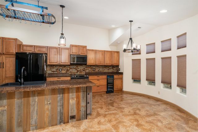 13 Belleza Way, Hot Springs Village, AR 71909