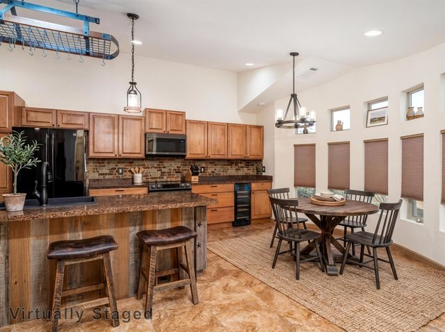 13 Belleza Way, Hot Springs Village, AR 71909