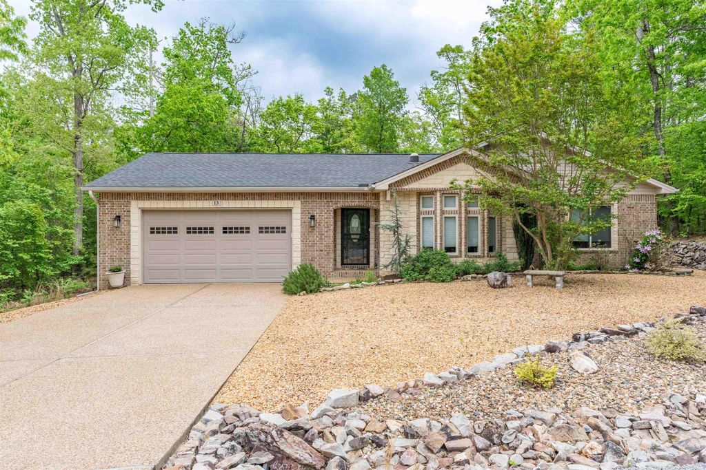 13 Belleza Way, Hot Springs Village, AR 71909