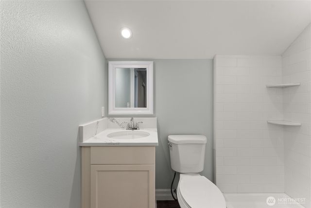 3237 Gravelly Beach Loop NW, Olympia, WA 98502