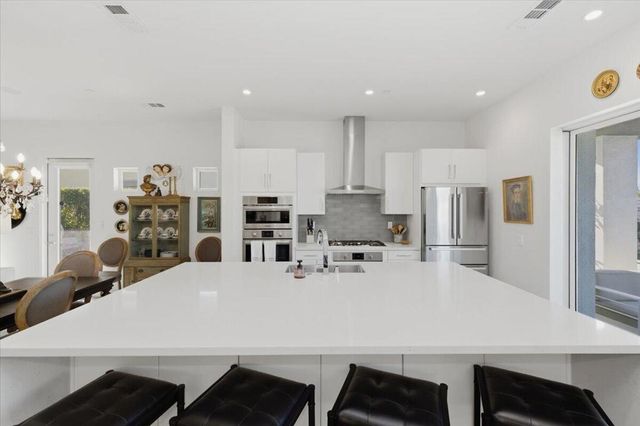 10 Iridium Way, Rancho Mirage, CA 92270