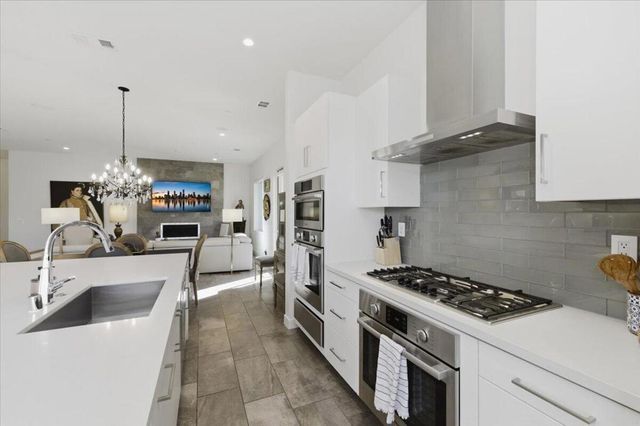 10 Iridium Way, Rancho Mirage, CA 92270