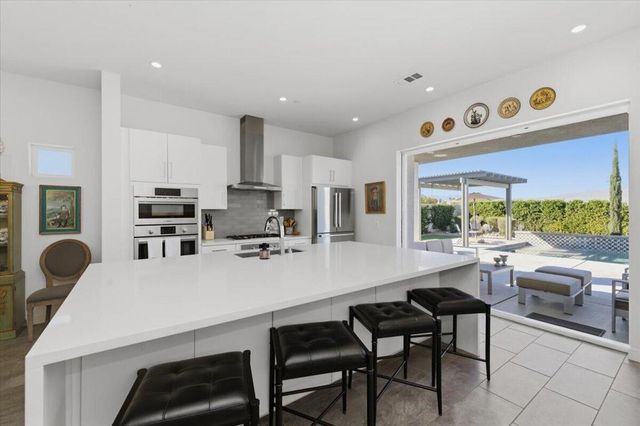 10 Iridium Way, Rancho Mirage, CA 92270