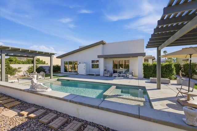 10 Iridium Way, Rancho Mirage, CA 92270