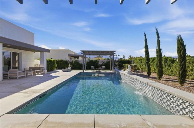 10 Iridium Way, Rancho Mirage, CA 92270