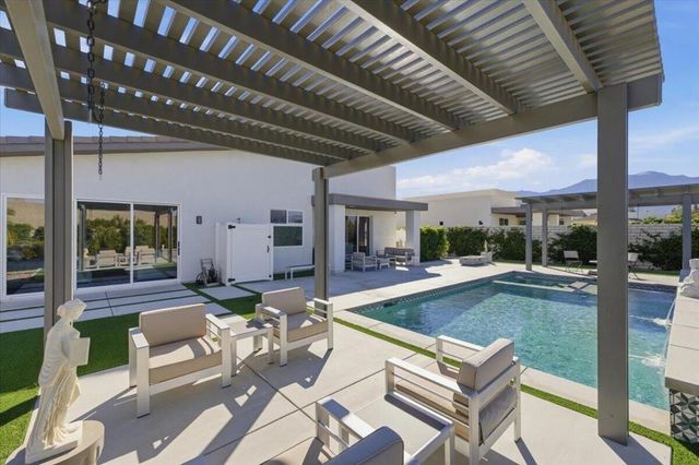 10 Iridium Way, Rancho Mirage, CA 92270