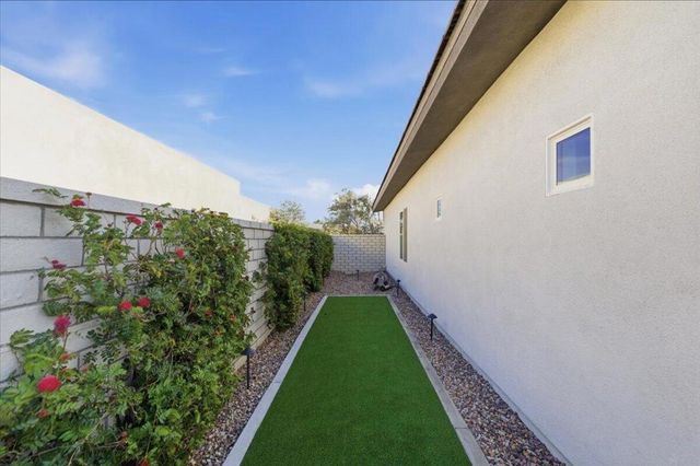 10 Iridium Way, Rancho Mirage, CA 92270
