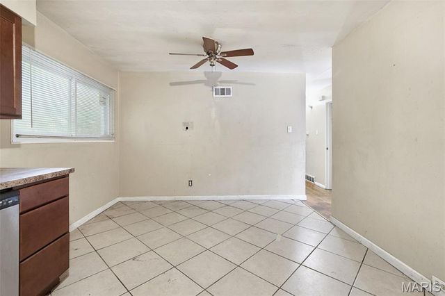 1801 Glenbrae Lane, St Louis, MO 63136
