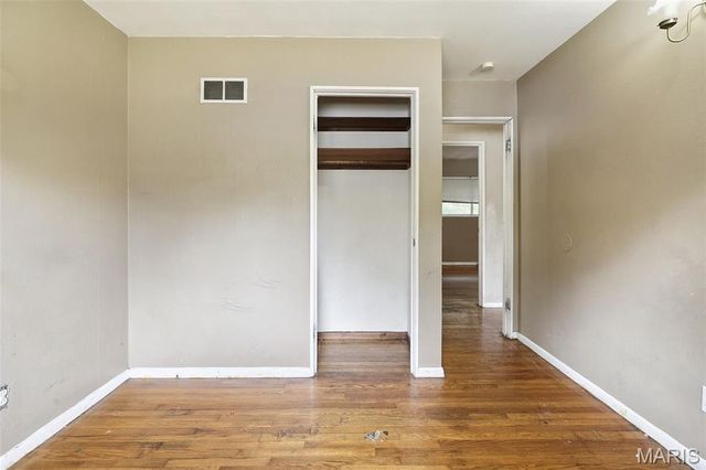 1801 Glenbrae Lane, St Louis, MO 63136