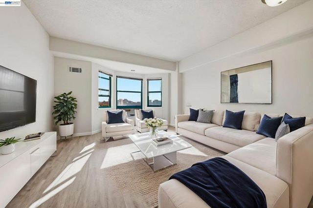 989 Webster St 443, Oakland, CA 94601