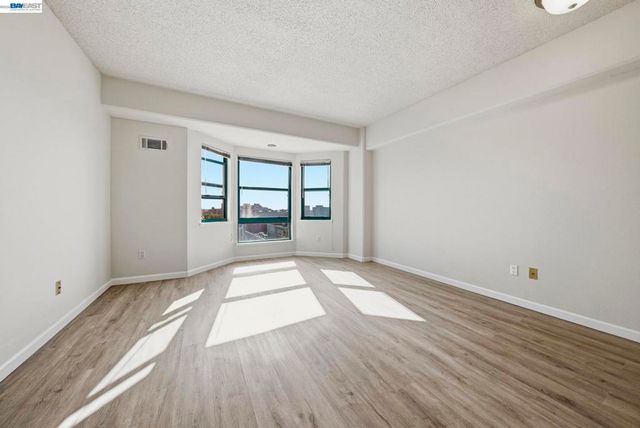 989 Webster St 443, Oakland, CA 94601