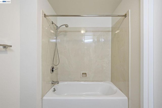 989 Webster St 443, Oakland, CA 94601