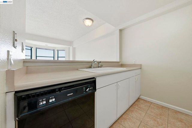 989 Webster St 443, Oakland, CA 94601