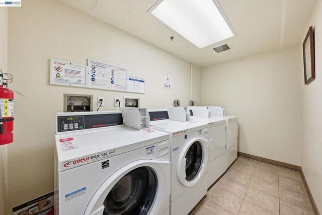 989 Webster St 443, Oakland, CA 94601