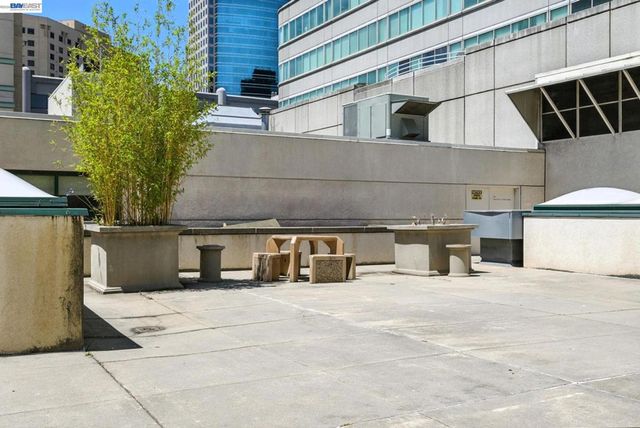 989 Webster St 443, Oakland, CA 94601