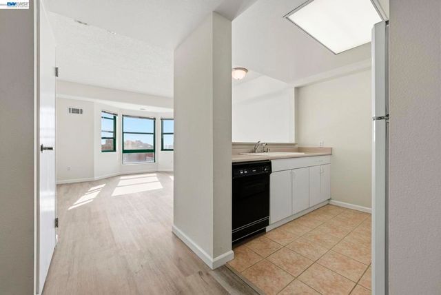 989 Webster St 443, Oakland, CA 94601