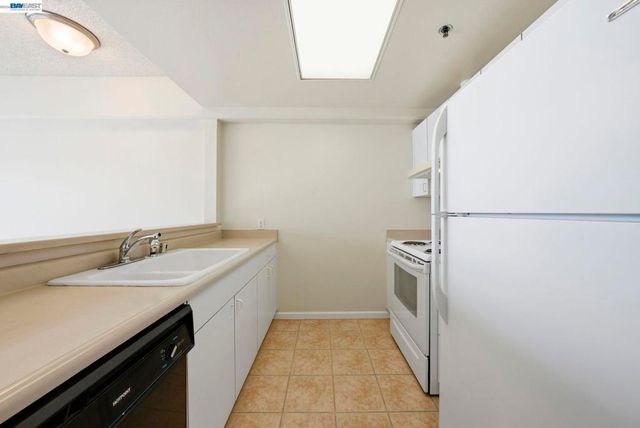 989 Webster St 443, Oakland, CA 94601