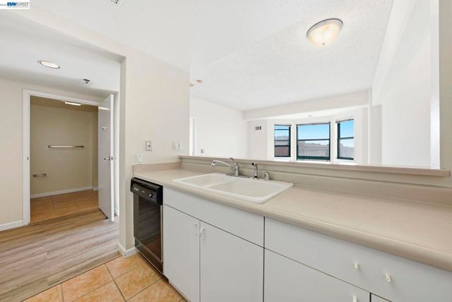 989 Webster St 443, Oakland, CA 94601