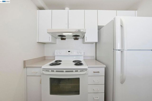 989 Webster St 443, Oakland, CA 94601