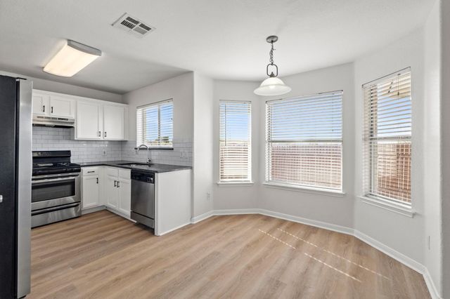 902 Terra ST, Round Rock, TX 78665