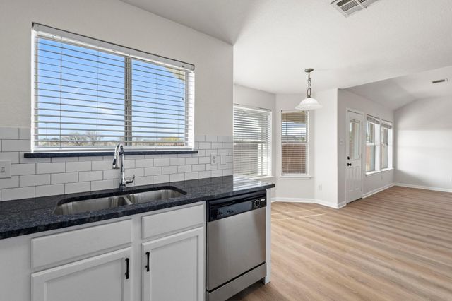 902 Terra ST, Round Rock, TX 78665