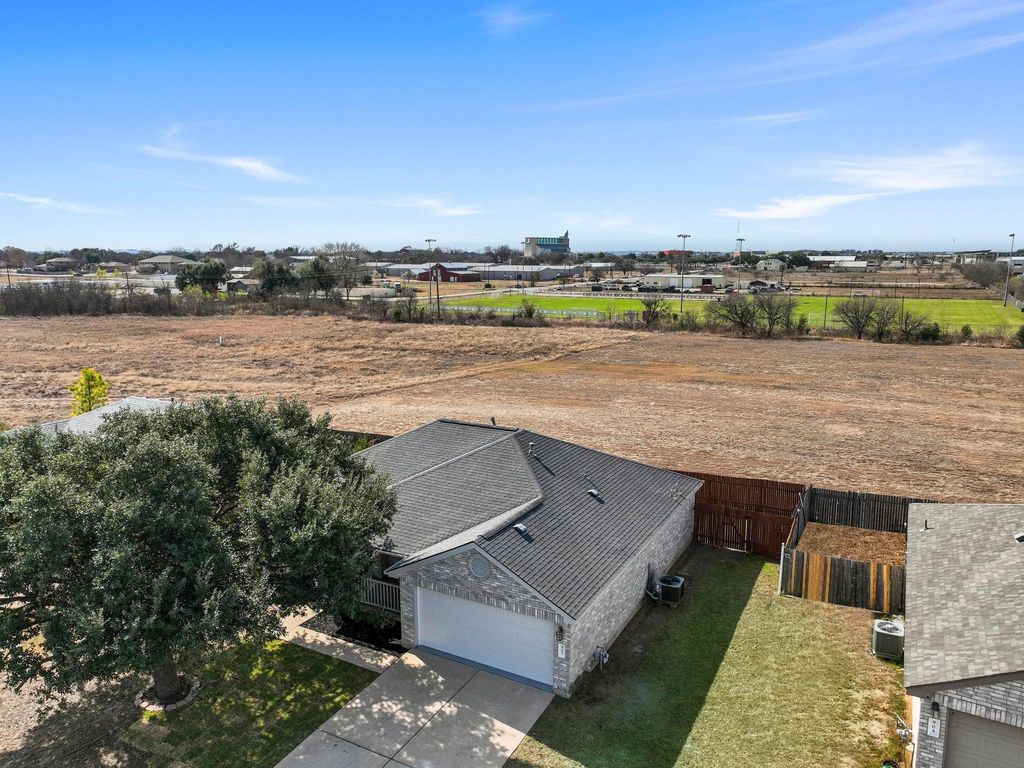 902 Terra ST, Round Rock, TX 78665