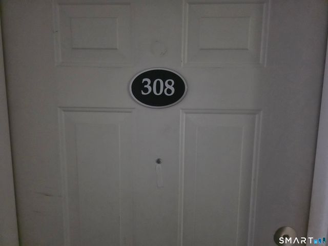 136 Deer Hill Avenue 308, Danbury, CT 06810