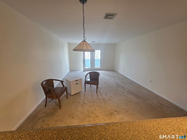 136 Deer Hill Avenue 308, Danbury, CT 06810