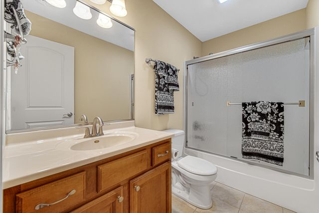 805 Veterans Lane, Crown Point, IN 46307