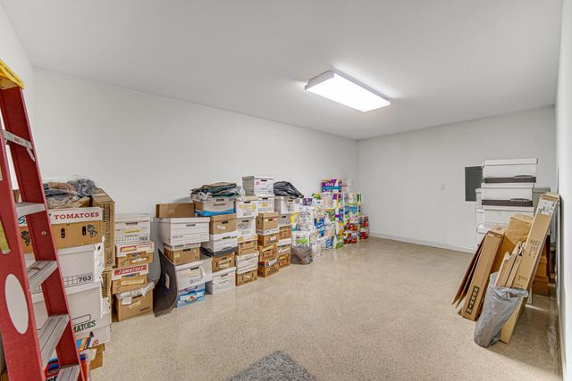 805 Veterans Lane, Crown Point, IN 46307