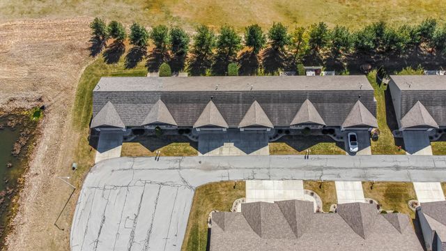 805 Veterans Lane, Crown Point, IN 46307