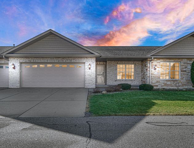 805 Veterans Lane, Crown Point, IN 46307