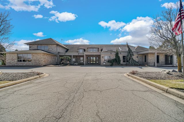 805 Veterans Lane, Crown Point, IN 46307