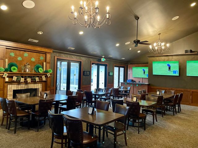 805 Veterans Lane, Crown Point, IN 46307