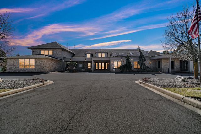 805 Veterans Lane, Crown Point, IN 46307