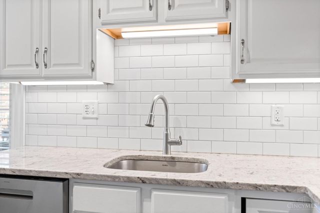 3785 Drake Avenue, Cincinnati, OH 45209