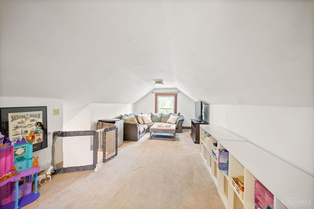 3785 Drake Avenue, Cincinnati, OH 45209