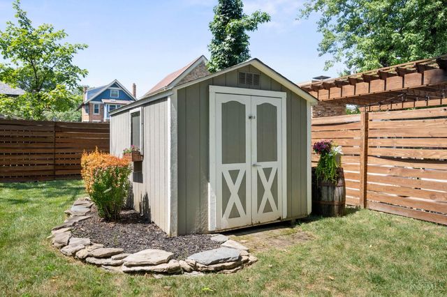 3785 Drake Avenue, Cincinnati, OH 45209