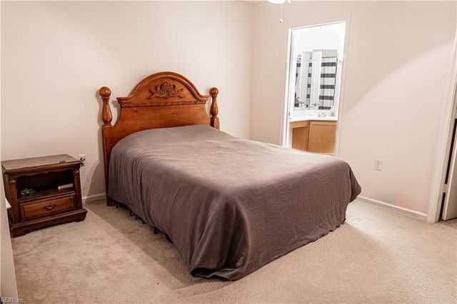 1462 Titchfield DR, Chesapeake, VA 23320