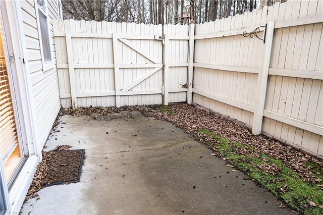 1462 Titchfield DR, Chesapeake, VA 23320