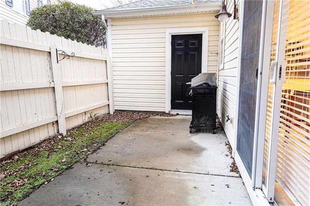 1462 Titchfield DR, Chesapeake, VA 23320