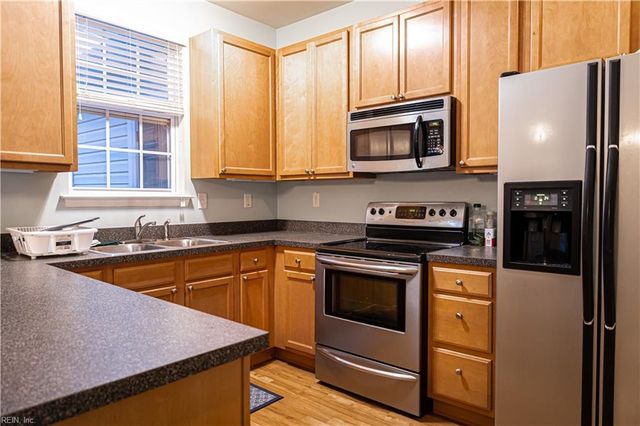 1462 Titchfield DR, Chesapeake, VA 23320