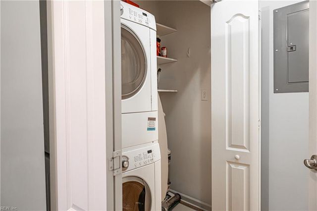 1462 Titchfield DR, Chesapeake, VA 23320