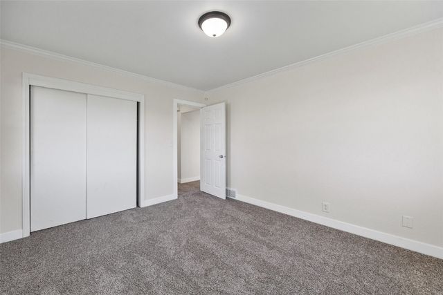 809 Iowa Street, Center Point, IA 52213